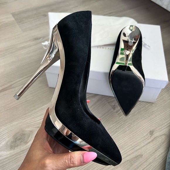 Stunning VERSACE Suede Chrome Pumps - Picture 6 of 8